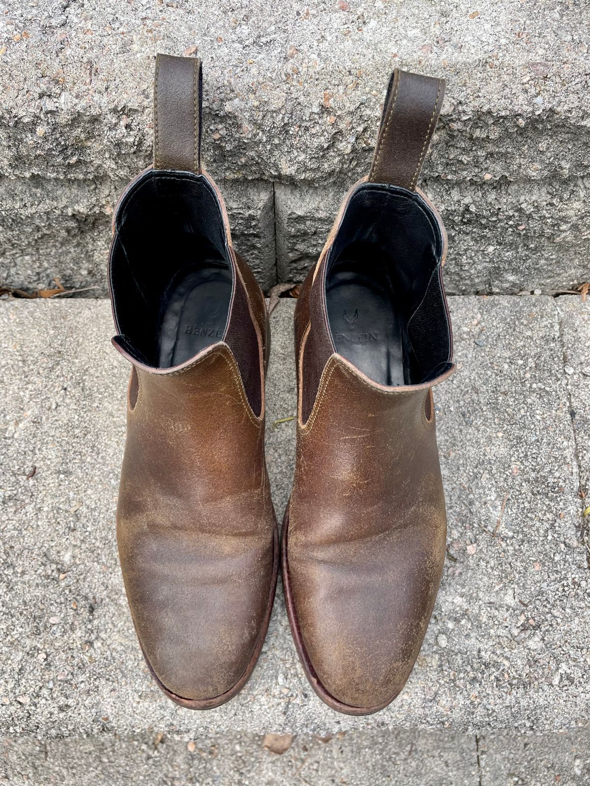 Photo by NewEnglandIndigo on April 4, 2023 of the Benzein The Seventh Chelsea Boot in Horween Olive Waxed Flesh.