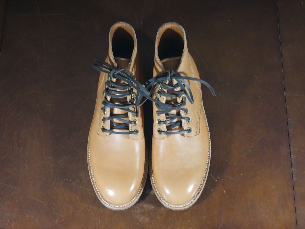 Photo by Fey on October 1, 2022 of the Grant Stone Diesel Boot in Horween English Tan Essex.