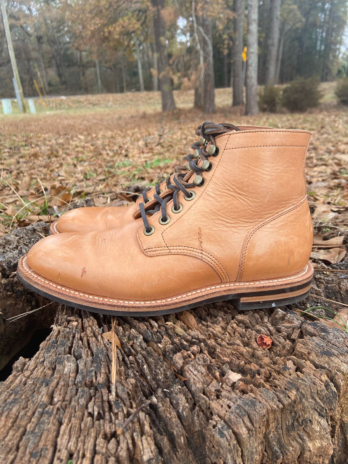 Photo by Fey on December 3, 2022 of the Grant Stone Diesel Boot in Horween English Tan Essex.