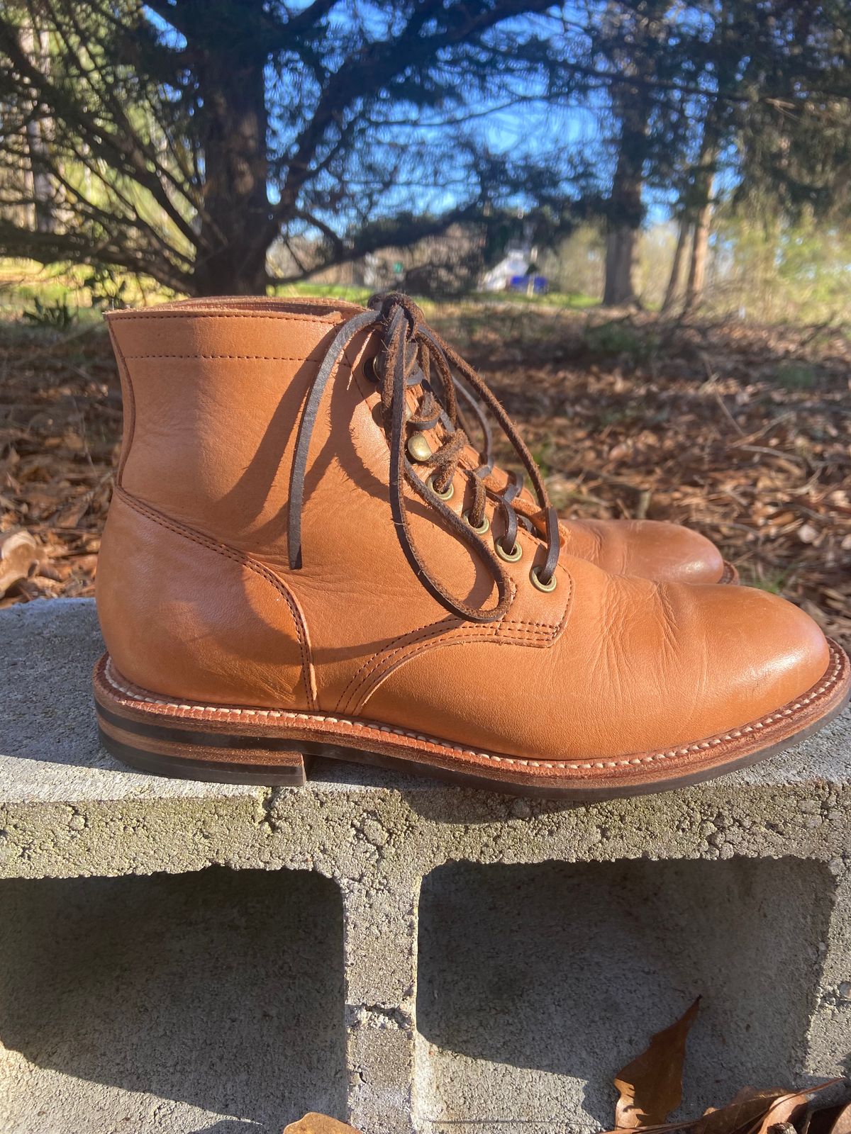 Photo by Fey on March 5, 2023 of the Grant Stone Diesel Boot in Horween English Tan Essex.