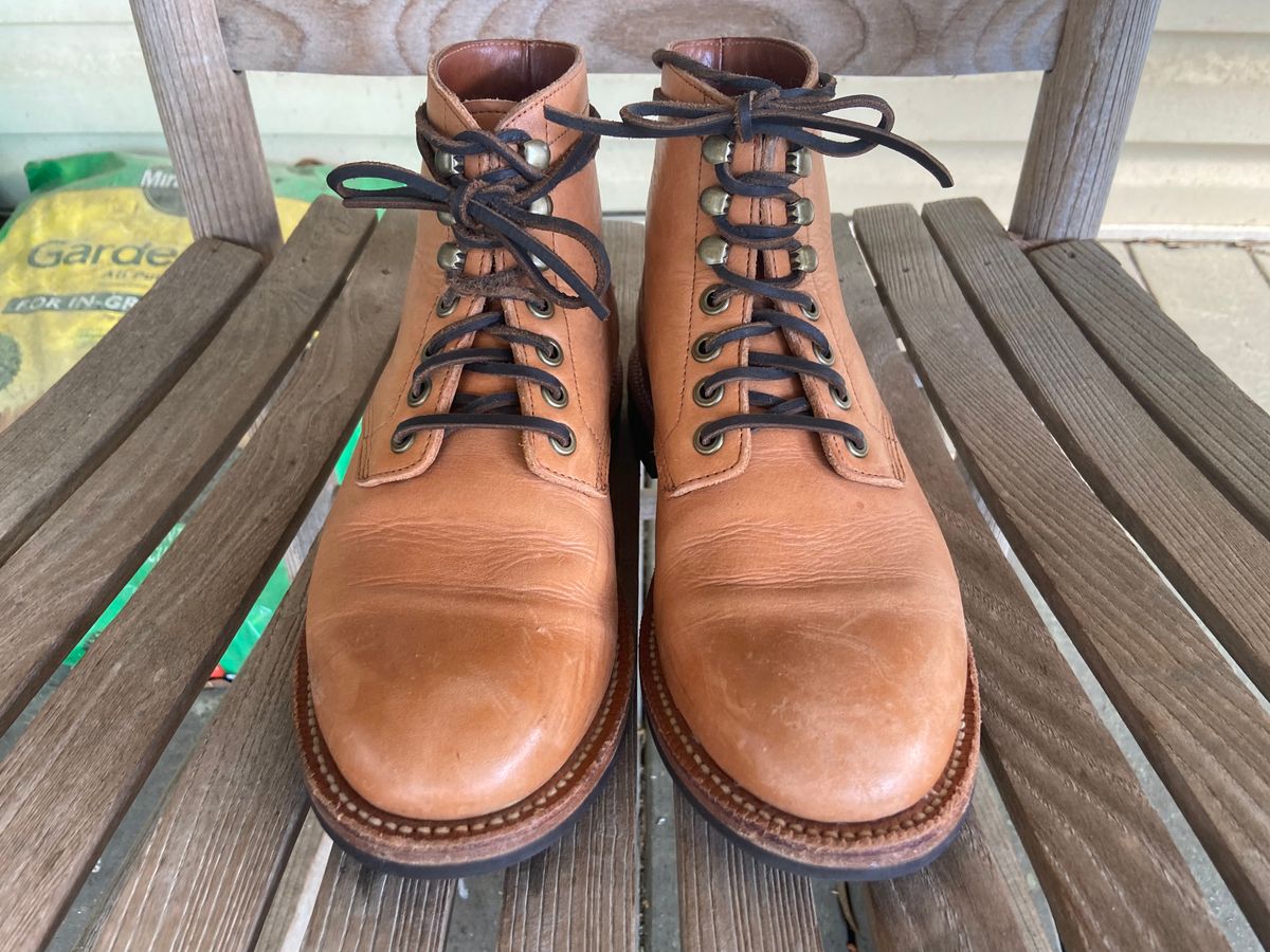 Photo by Fey on April 4, 2023 of the Grant Stone Diesel Boot in Horween English Tan Essex.