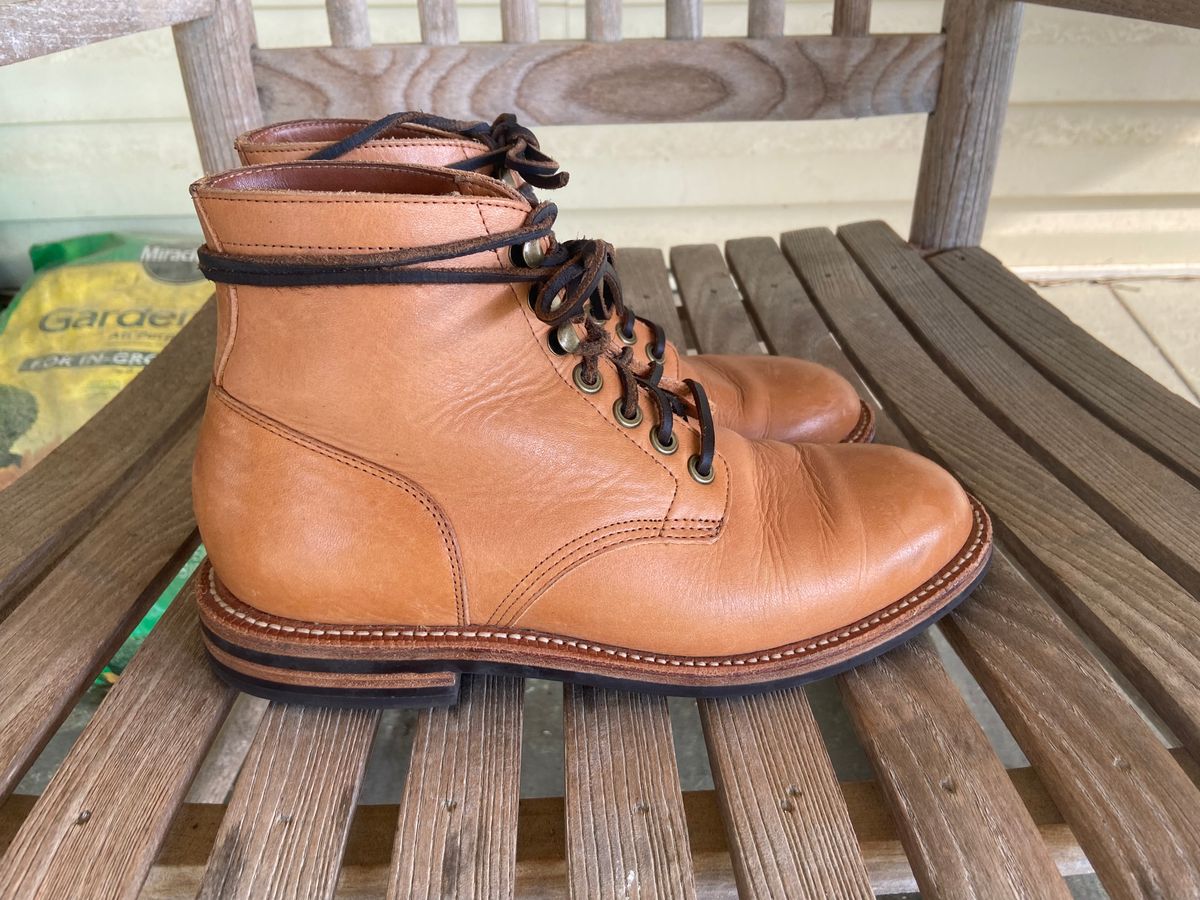 Photo by Fey on April 4, 2023 of the Grant Stone Diesel Boot in Horween English Tan Essex.
