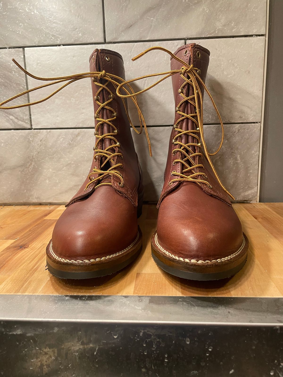 Photo by cjchris66 on October 1, 2022 of the Wesco Packer in Seidel Brown Oil Tan.