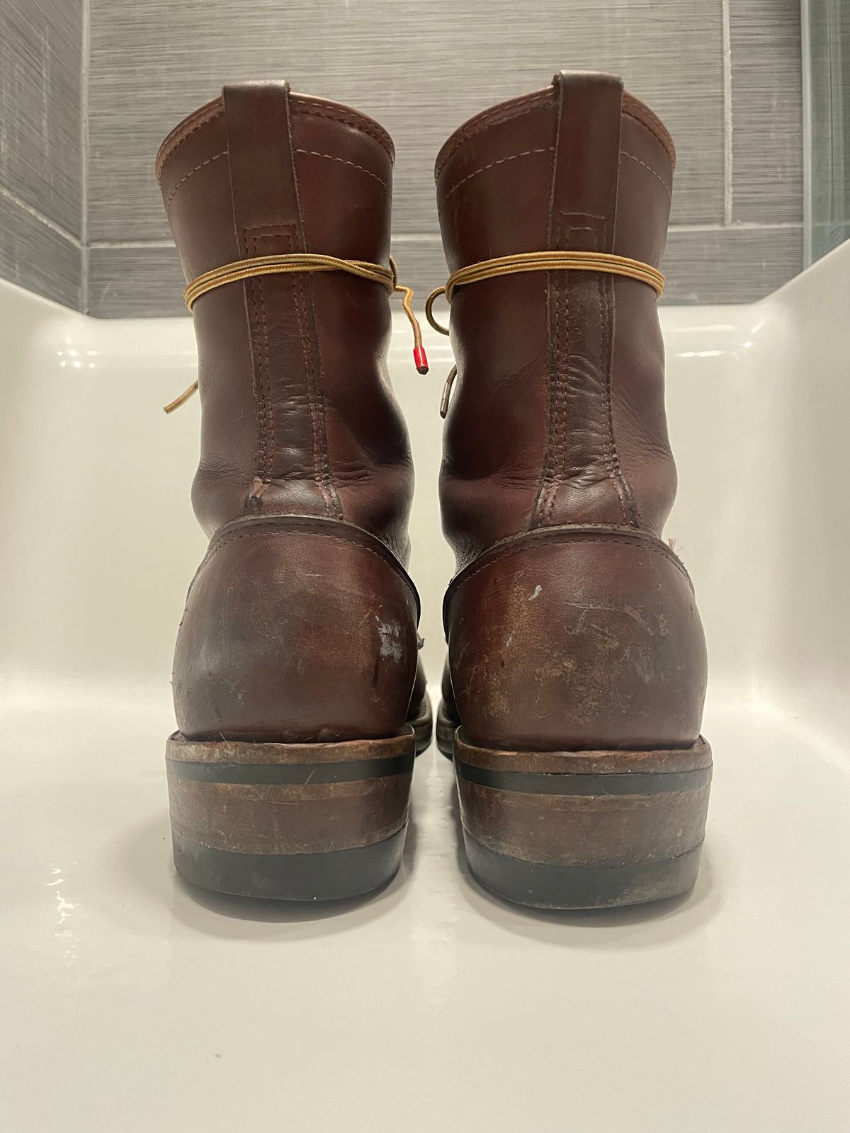 Photo by cjchris66 on December 6, 2022 of the Wesco Packer in Seidel Brown Oil Tan.