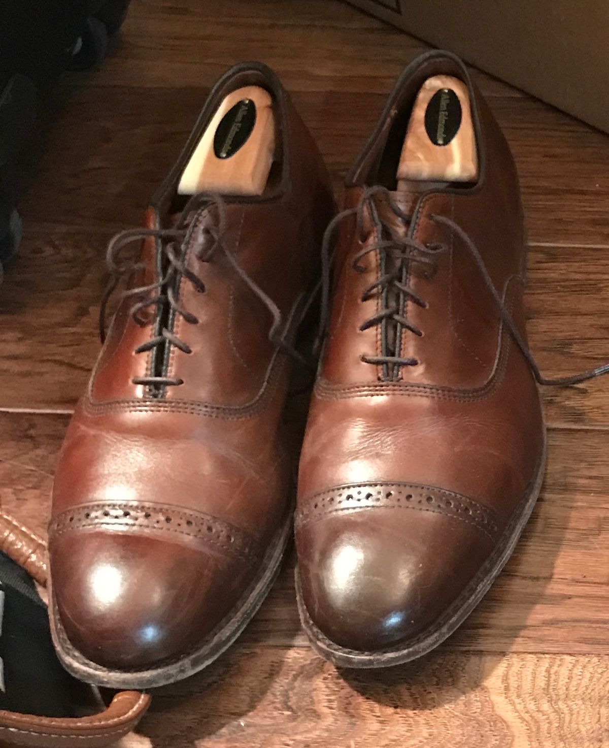 Photo by langeaw on December 2, 2018 of the Allen Edmonds Fifth Avenue Cap-Toe Oxford Dress Shoe in Dark Chili Calfskin.