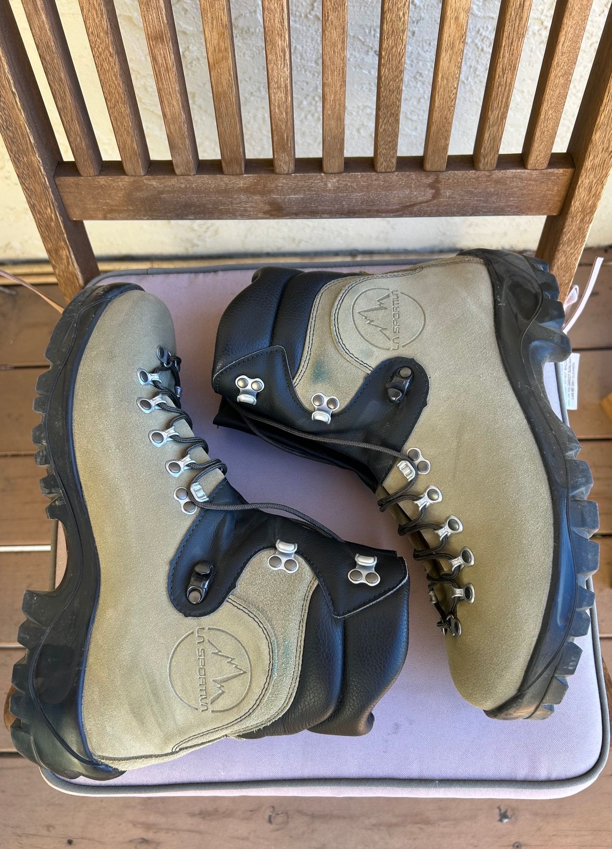 Photo by BxPx on November 4, 2023 of the La Sportiva Glacier WLF in Perwanger Tan Roughout.