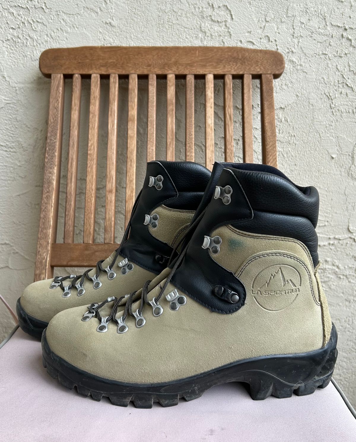 Photo by BxPx on December 3, 2023 of the La Sportiva Glacier WLF in Perwanger Tan Roughout.