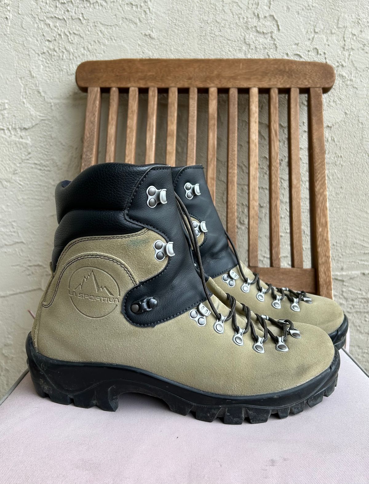 Photo by BxPx on December 3, 2023 of the La Sportiva Glacier WLF in Perwanger Tan Roughout.