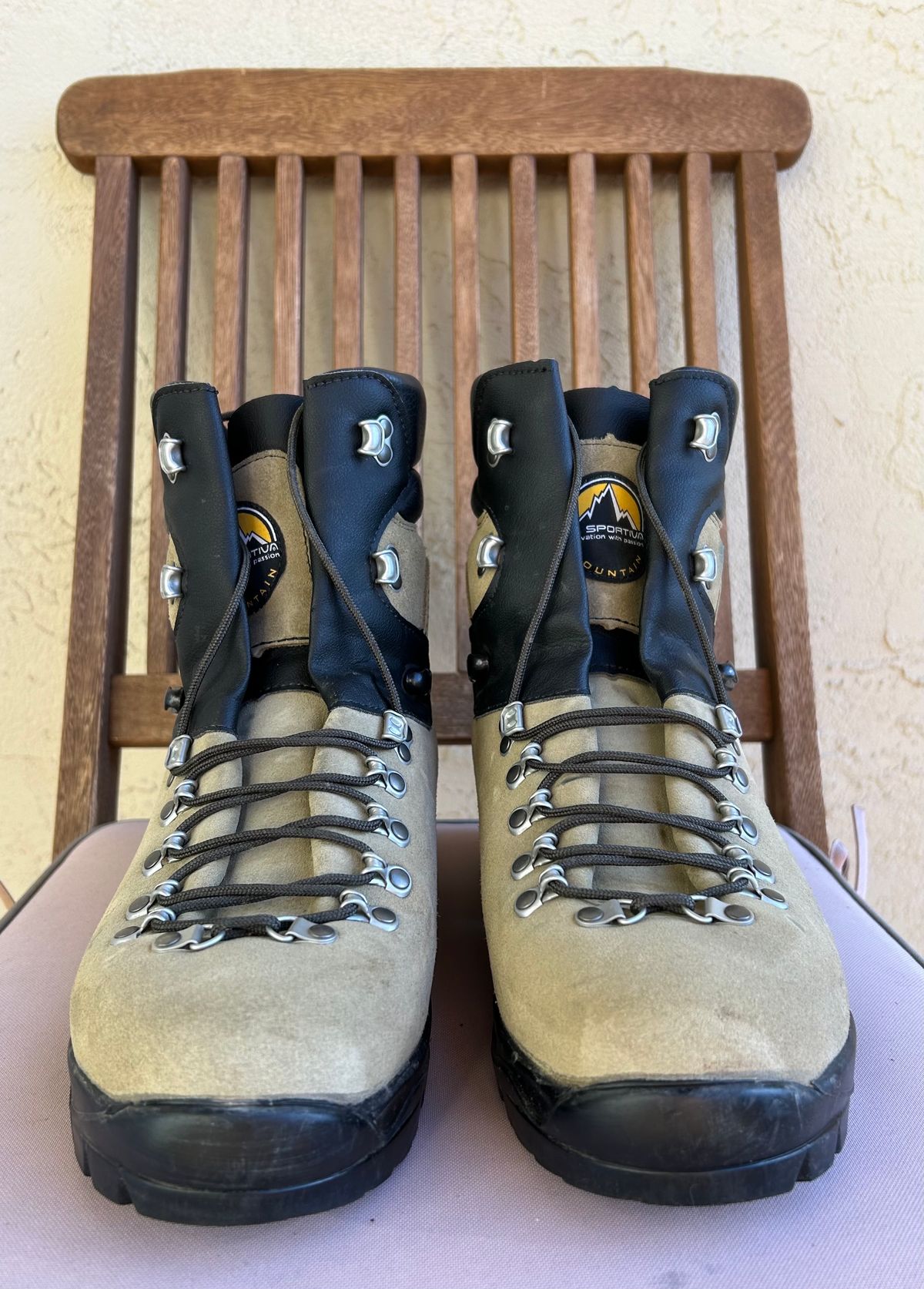Photo by BxPx on January 1, 2024 of the La Sportiva Glacier WLF in Perwanger Tan Roughout.