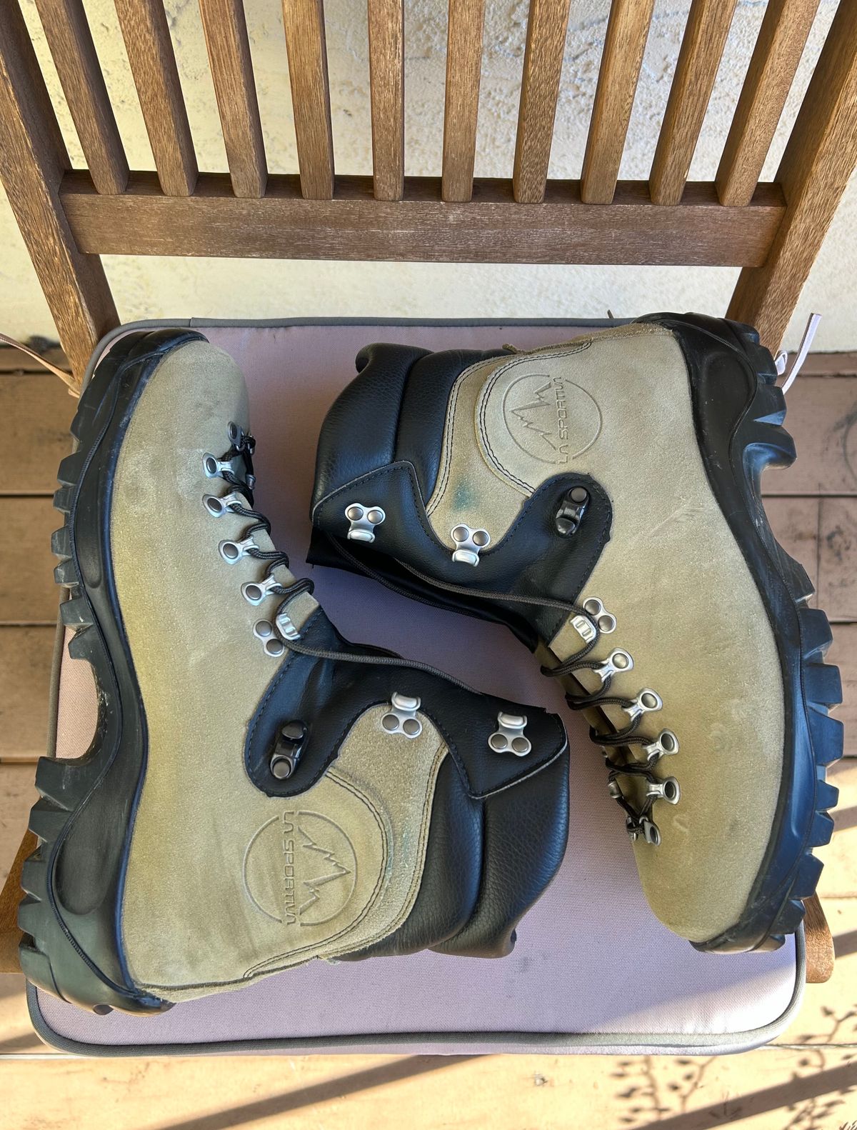 Photo by BxPx on January 1, 2024 of the La Sportiva Glacier WLF in Perwanger Tan Roughout.