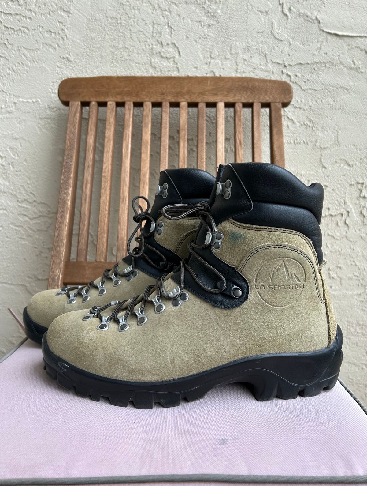Photo by BxPx on February 6, 2024 of the La Sportiva Glacier WLF in Perwanger Tan Roughout.