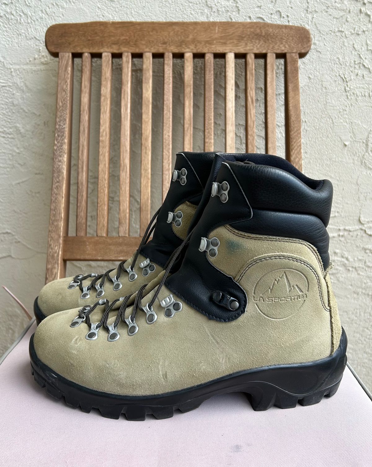 Photo by BxPx on March 3, 2024 of the La Sportiva Glacier WLF in Perwanger Tan Roughout.