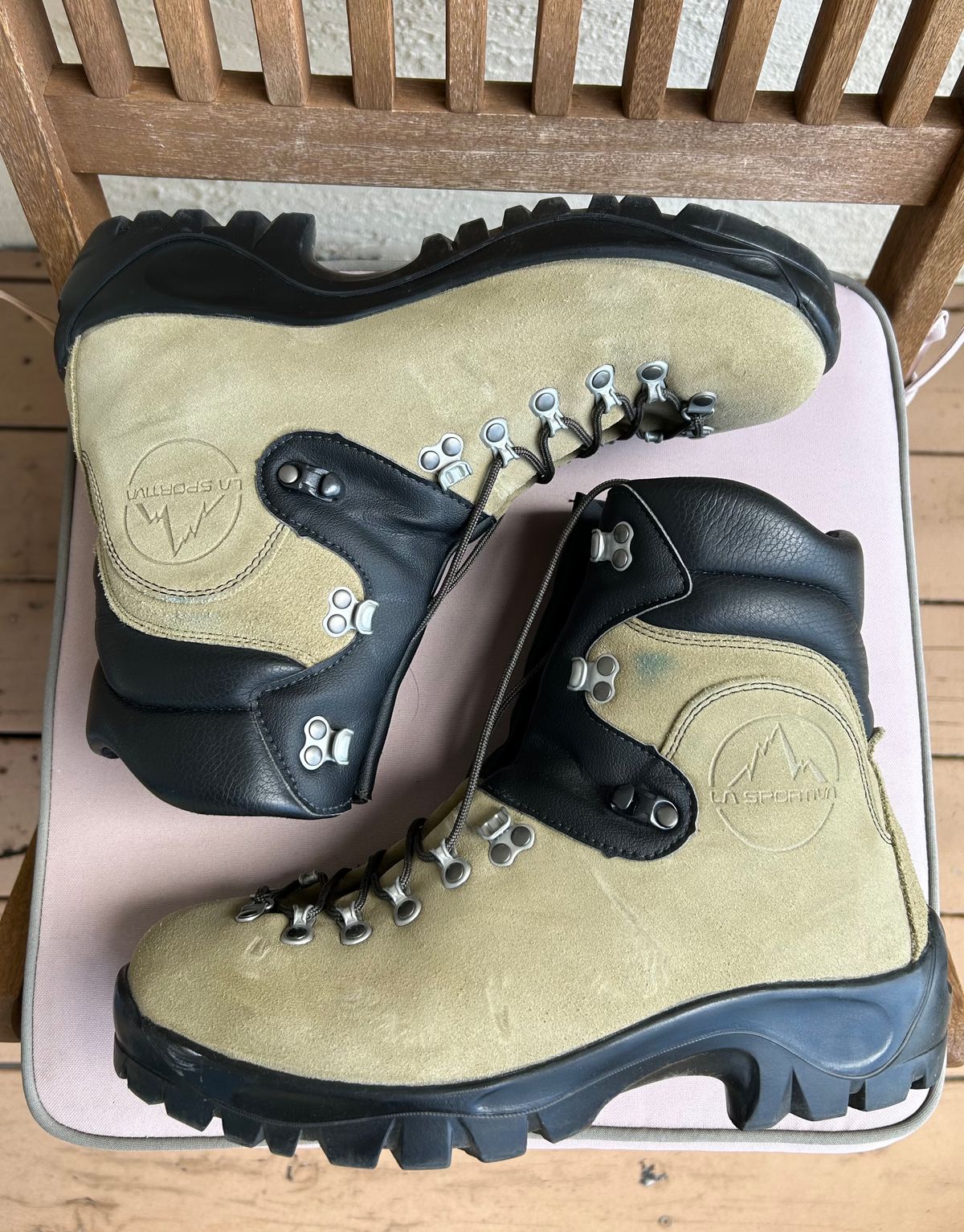 Photo by BxPx on March 3, 2024 of the La Sportiva Glacier WLF in Perwanger Tan Roughout.