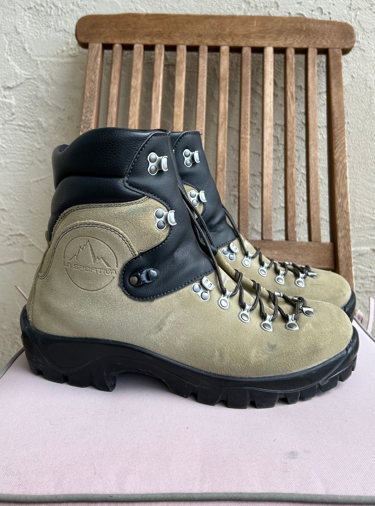 Photo by BxPx on March 3, 2024 of the La Sportiva Glacier WLF in Perwanger Tan Roughout.