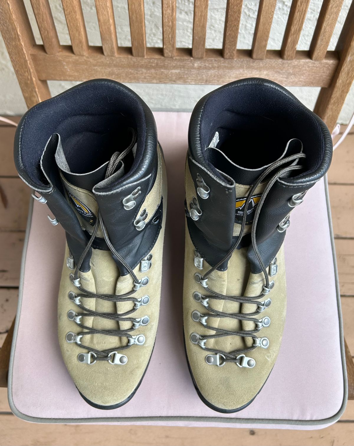Photo by BxPx on March 3, 2024 of the La Sportiva Glacier WLF in Perwanger Tan Roughout.