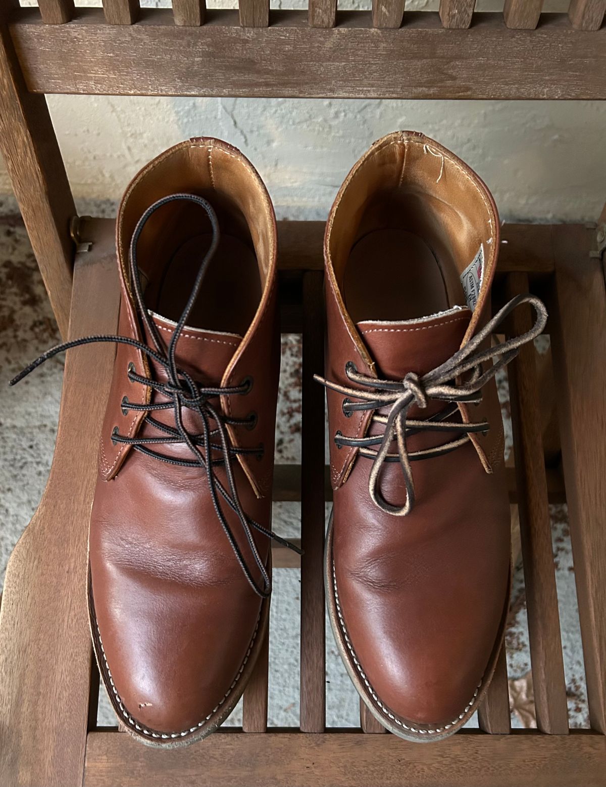 Photo by BxPx on February 6, 2025 of the Red Wing Traction Tred Chukka in Unknown Leather.