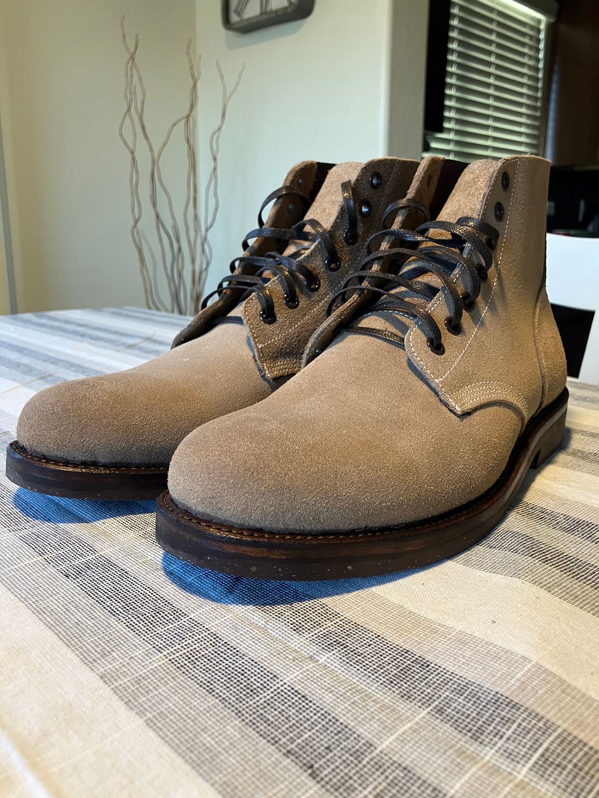 Photo by RuffOutLaGoop on October 9, 2023 of the Oak Street Bootmakers Field Boot in Horween Natural Chromexcel Roughout.