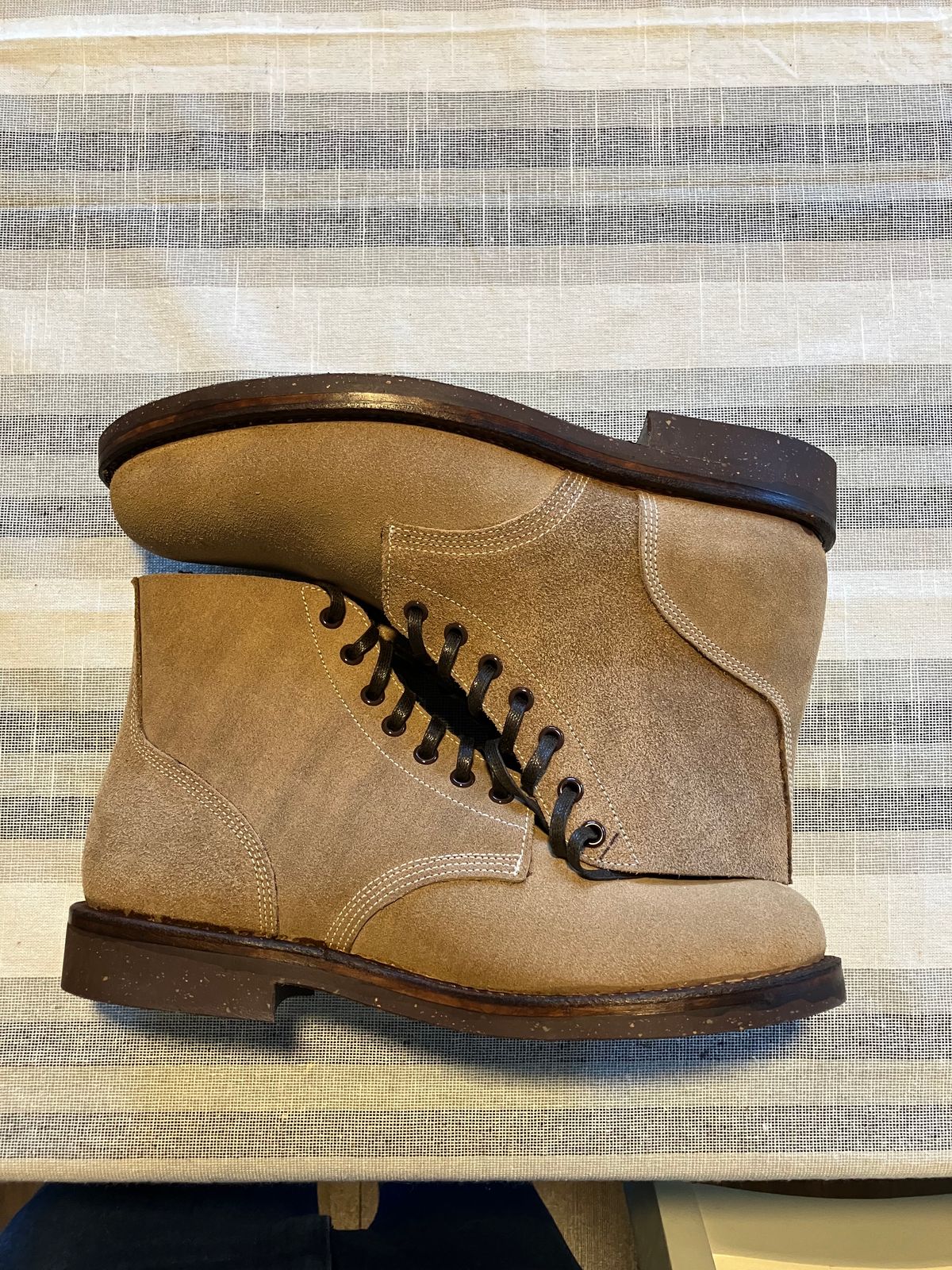Photo by RuffOutLaGoop on October 9, 2023 of the Oak Street Bootmakers Field Boot in Horween Natural Chromexcel Roughout.