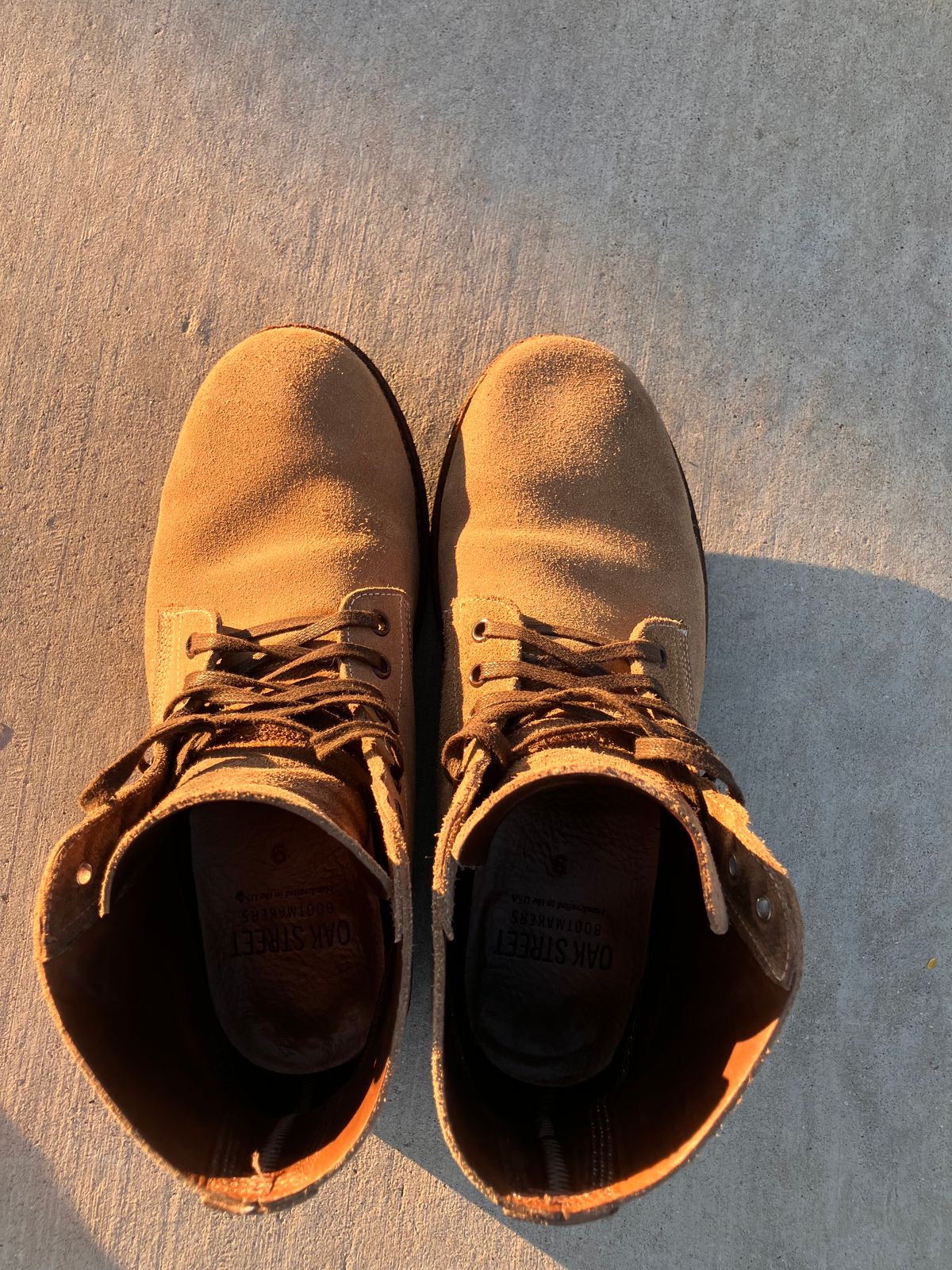Photo by RuffOutLaGoop on November 6, 2023 of the Oak Street Bootmakers Field Boot in Horween Natural Chromexcel Roughout.
