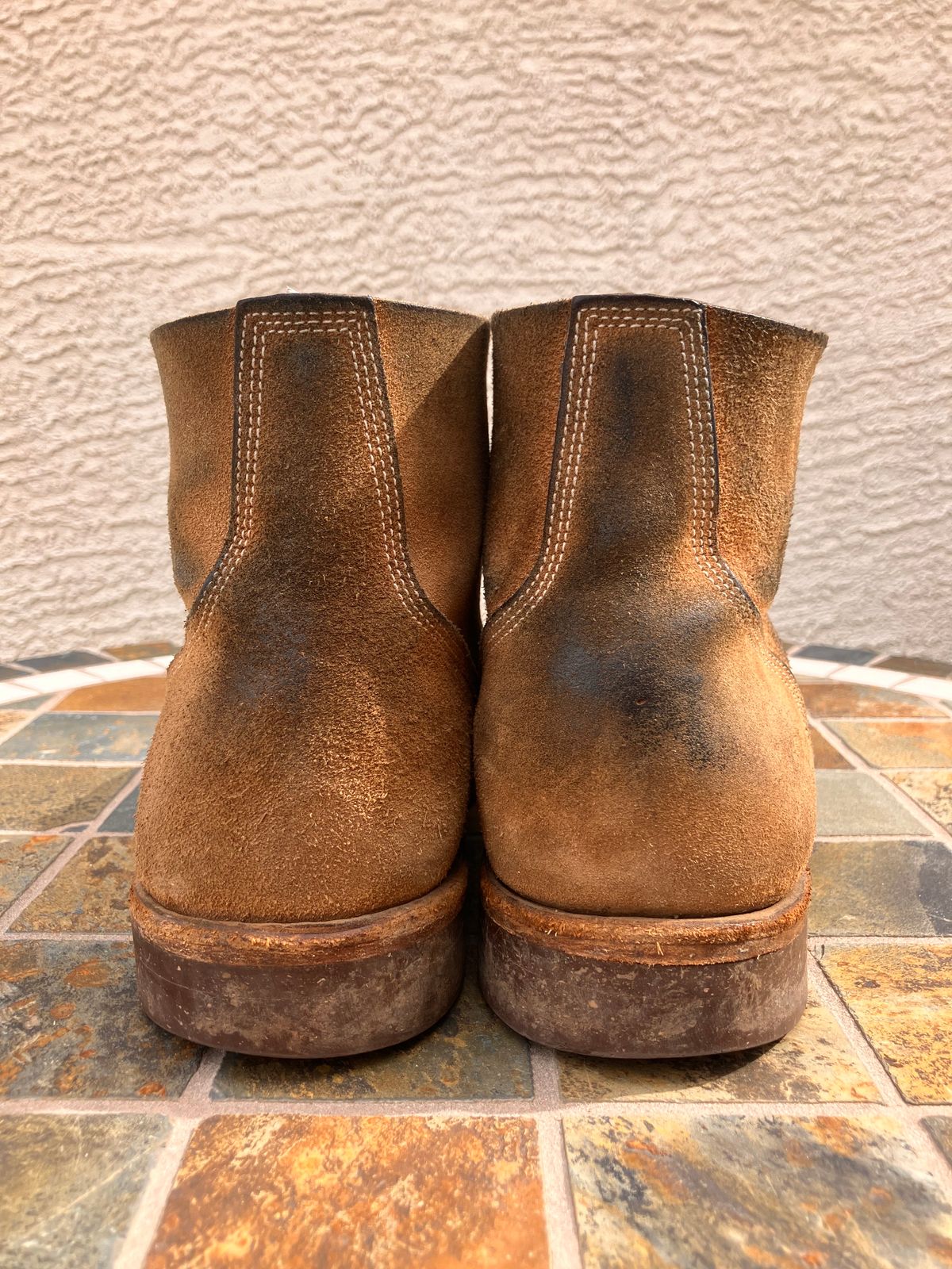 Photo by RuffOutLaGoop on February 5, 2024 of the Oak Street Bootmakers Field Boot in Horween Natural Chromexcel Roughout.