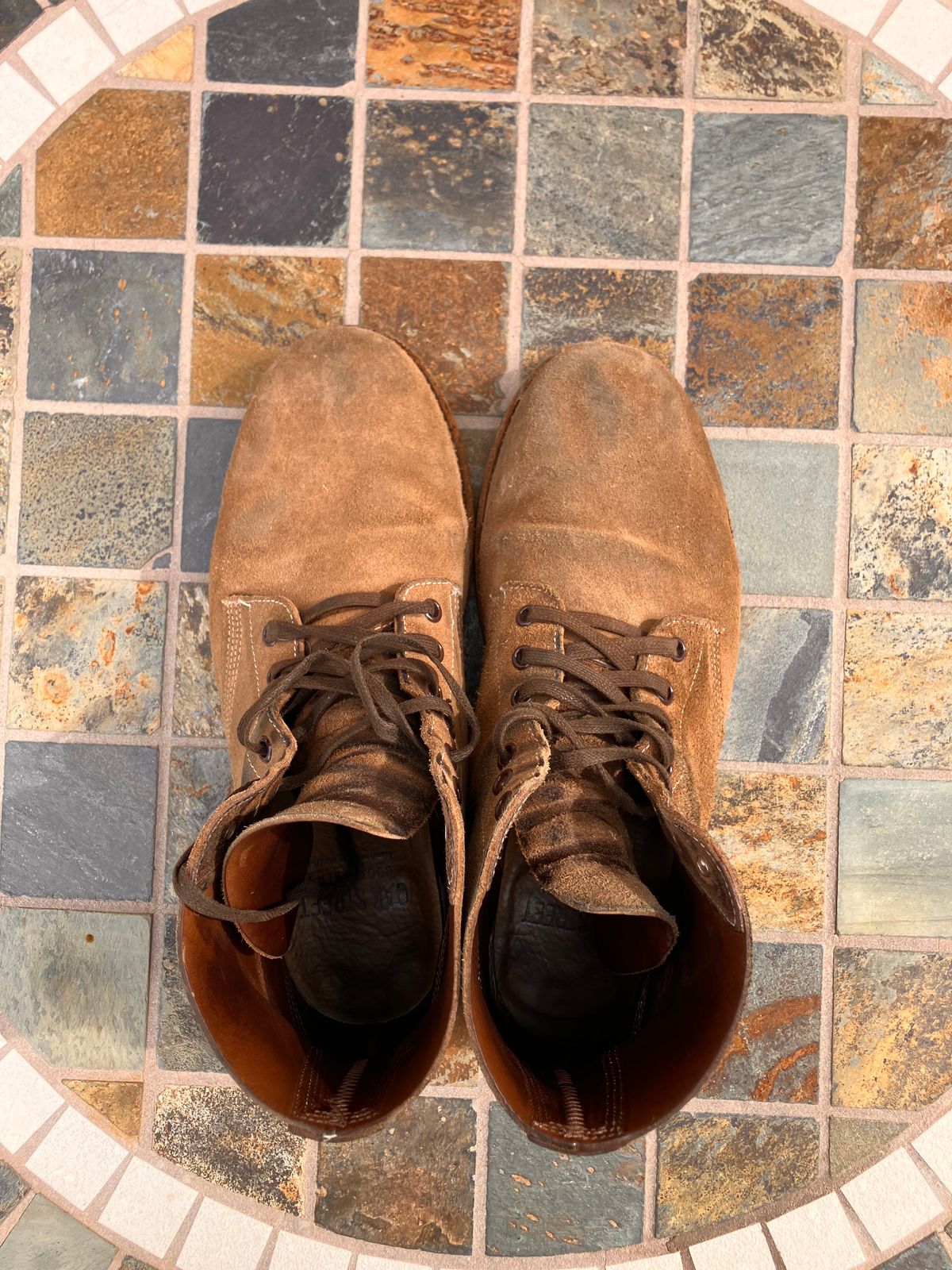 Photo by RuffOutLaGoop on February 5, 2024 of the Oak Street Bootmakers Field Boot in Horween Natural Chromexcel Roughout.