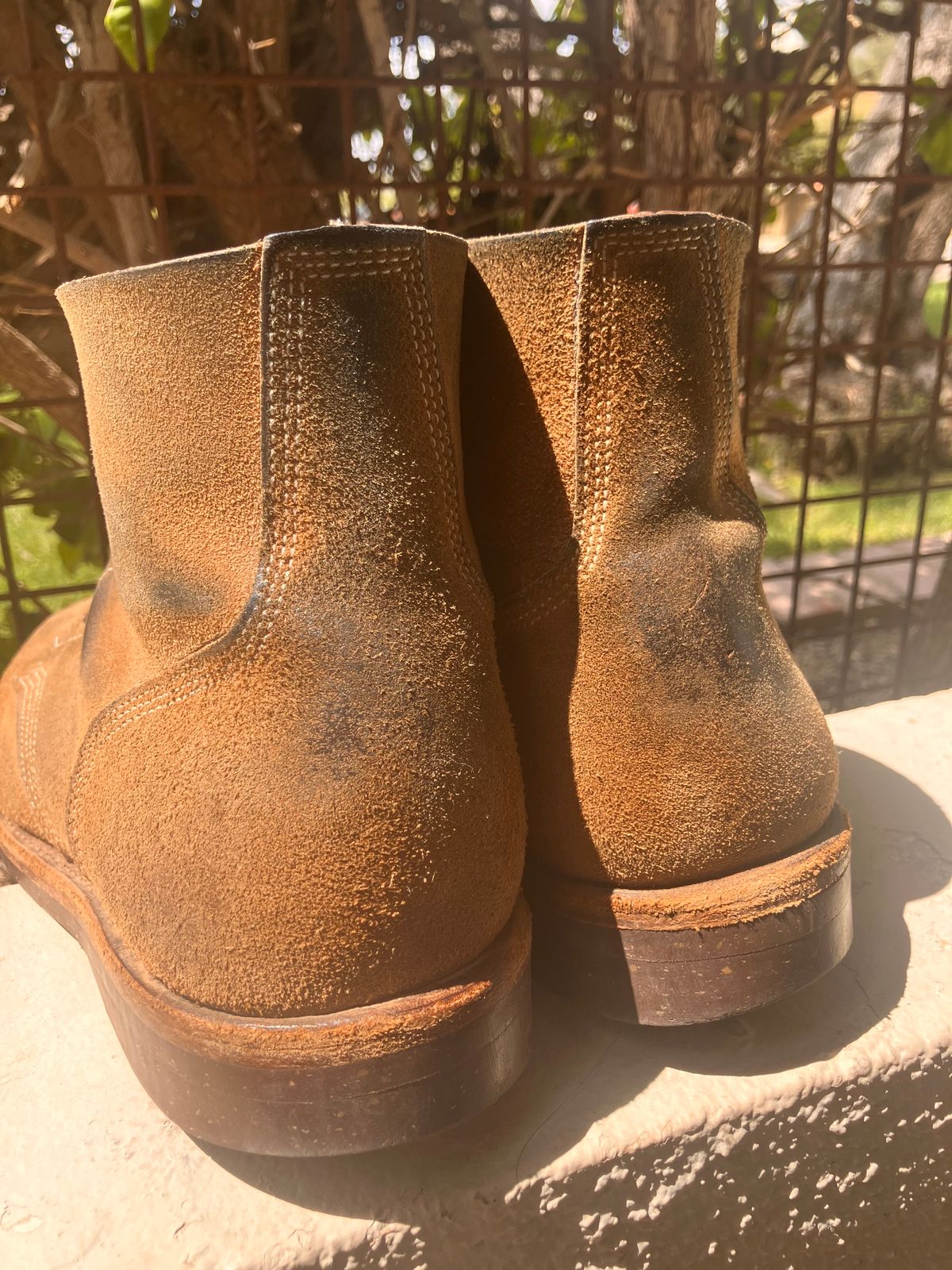 Photo by RuffOutLaGoop on April 5, 2024 of the Oak Street Bootmakers Field Boot in Horween Natural Chromexcel Roughout.