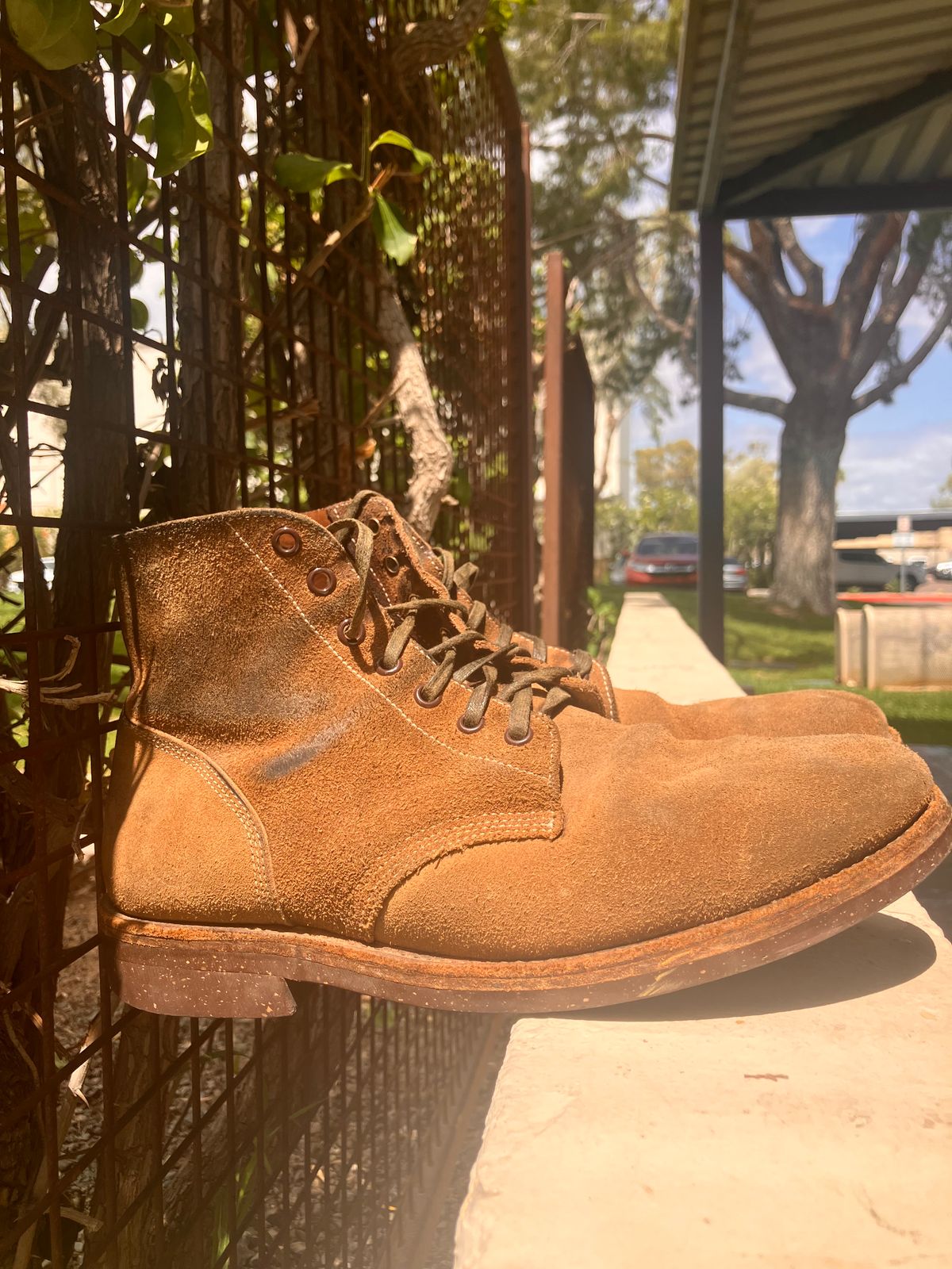 Photo by RuffOutLaGoop on April 5, 2024 of the Oak Street Bootmakers Field Boot in Horween Natural Chromexcel Roughout.