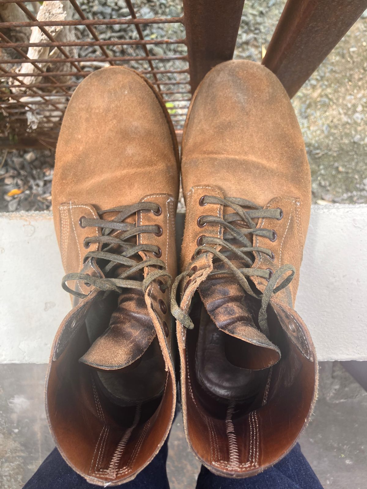 Photo by RuffOutLaGoop on April 5, 2024 of the Oak Street Bootmakers Field Boot in Horween Natural Chromexcel Roughout.