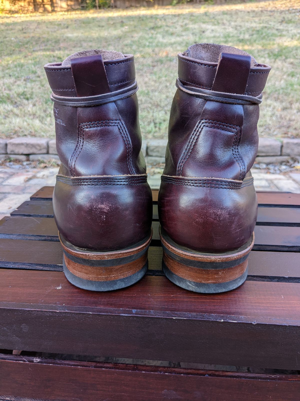 Photo by demo on November 1, 2022 of the White's 350 Cruiser in Horween Burgundy Chromexcel.
