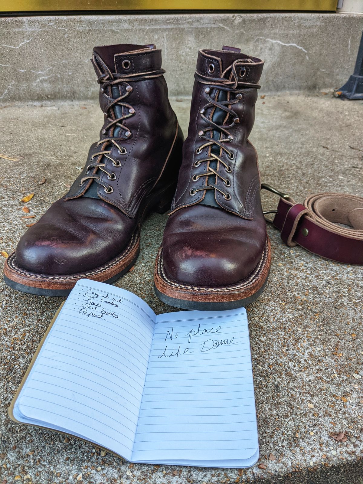 Photo by demo on November 1, 2022 of the White's 350 Cruiser in Horween Burgundy Chromexcel.