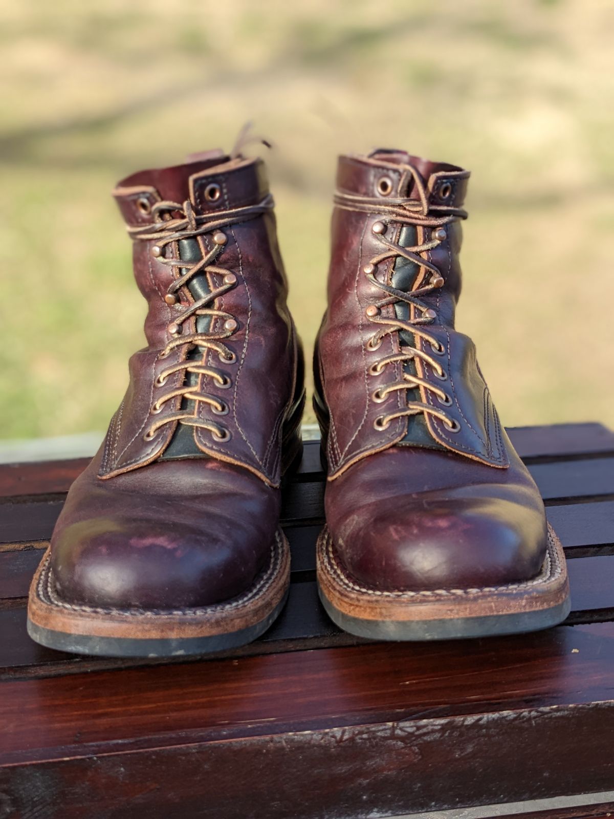 Photo by demo on December 4, 2022 of the White's 350 Cruiser in Horween Burgundy Chromexcel.