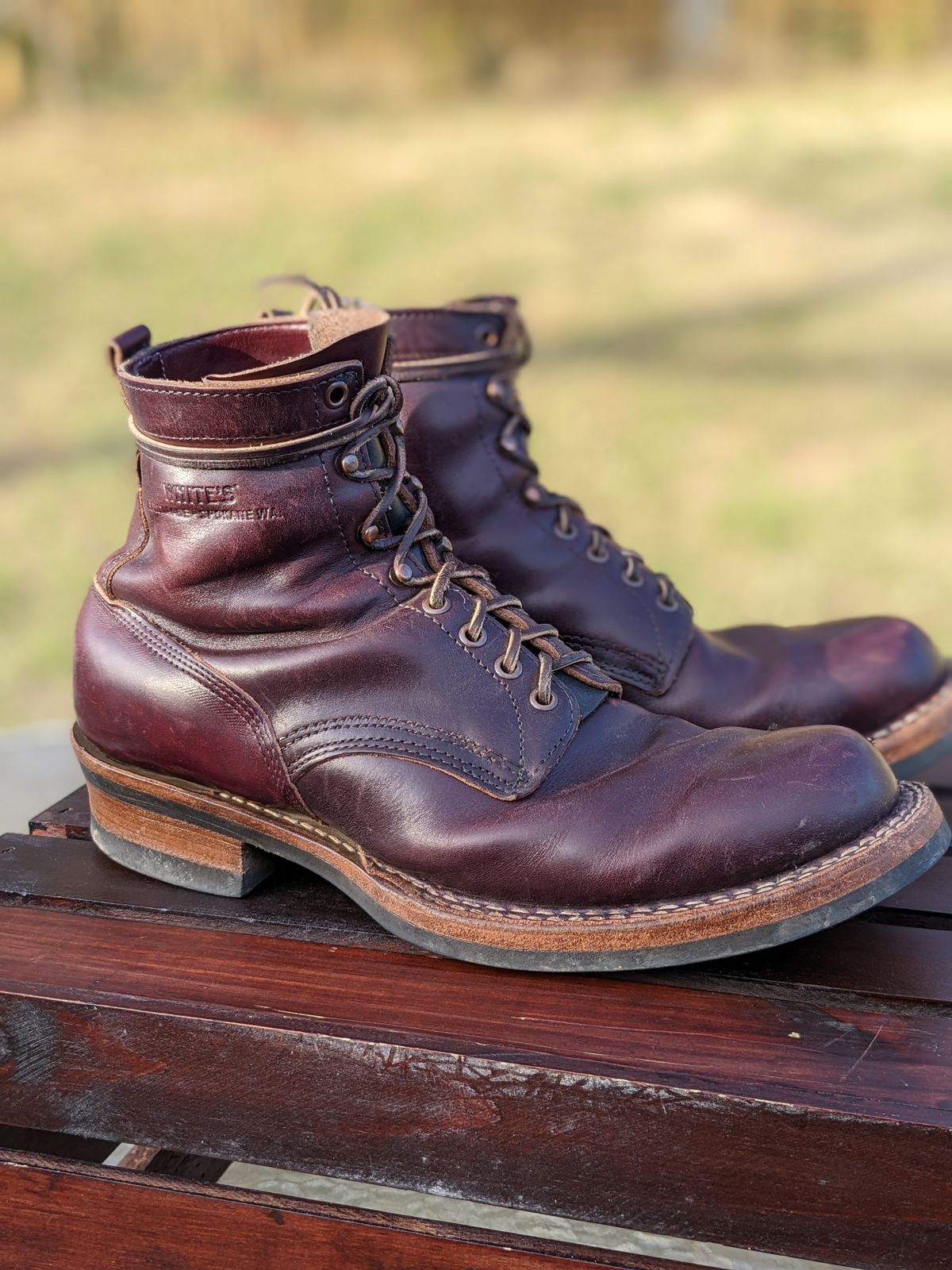 Photo by demo on December 4, 2022 of the White's 350 Cruiser in Horween Burgundy Chromexcel.