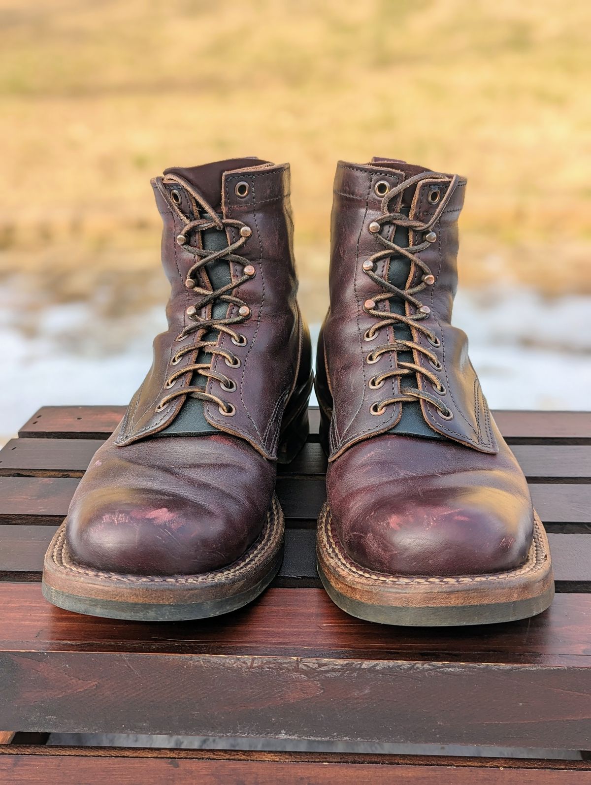 Photo by demo on February 1, 2023 of the White's 350 Cruiser in Horween Burgundy Chromexcel.