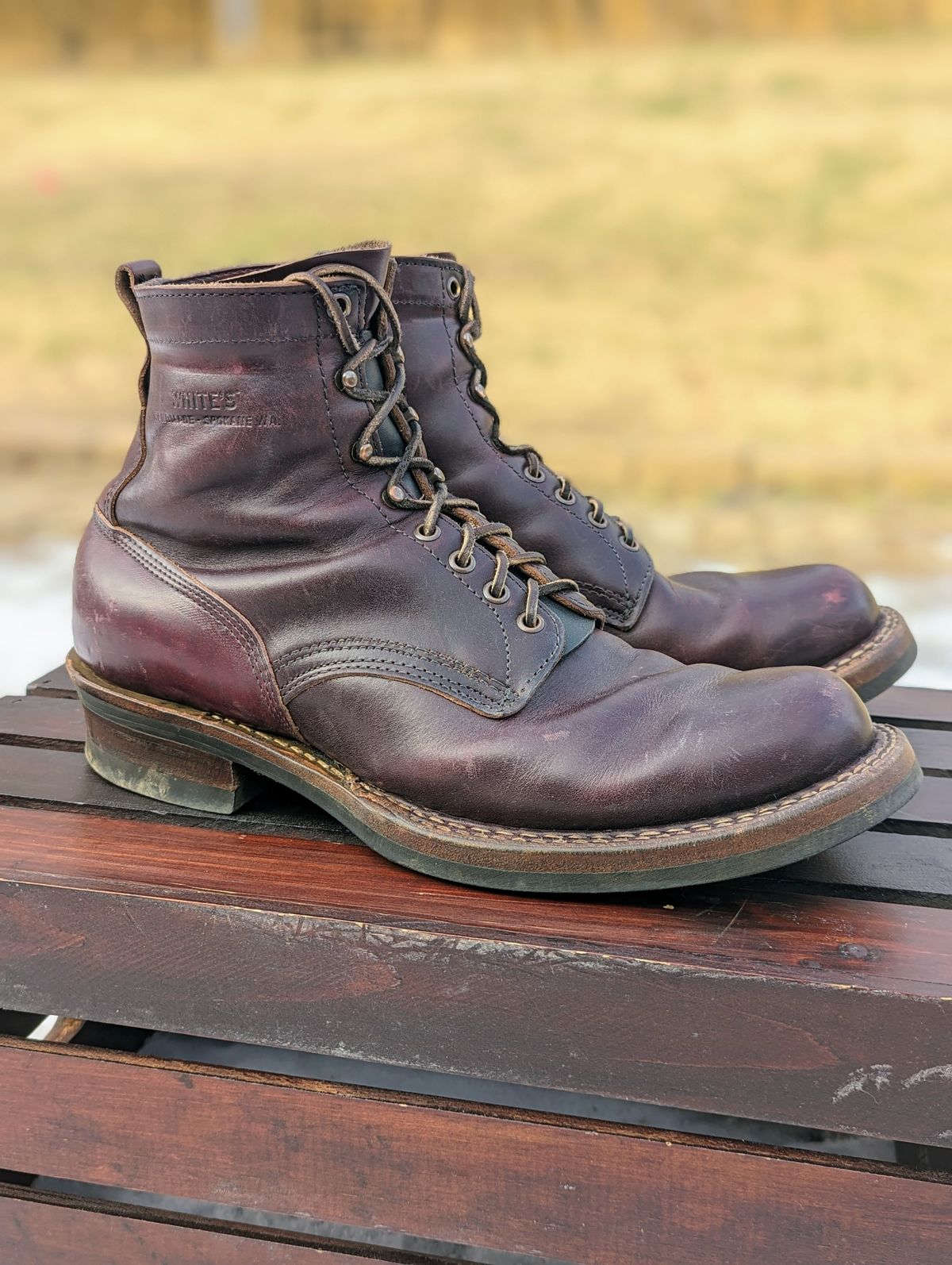 Photo by demo on February 1, 2023 of the White's 350 Cruiser in Horween Burgundy Chromexcel.