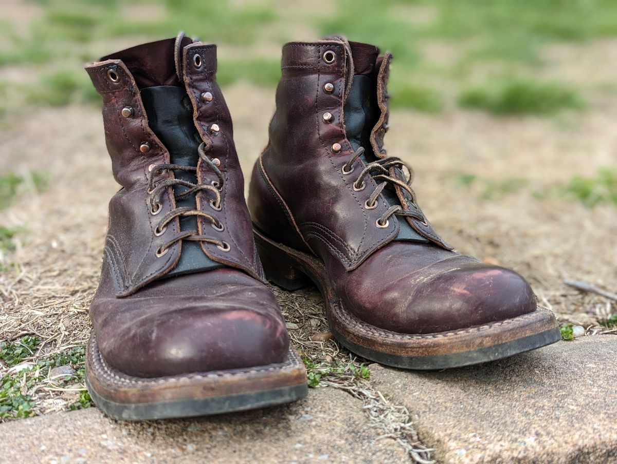 Photo by demo on March 15, 2023 of the White's 350 Cruiser in Horween Burgundy Chromexcel.