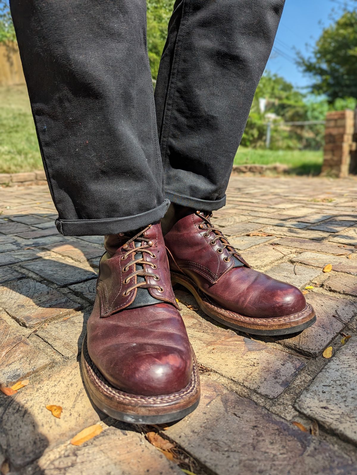 Photo by demo on September 23, 2023 of the White's 350 Cruiser in Horween Burgundy Chromexcel.