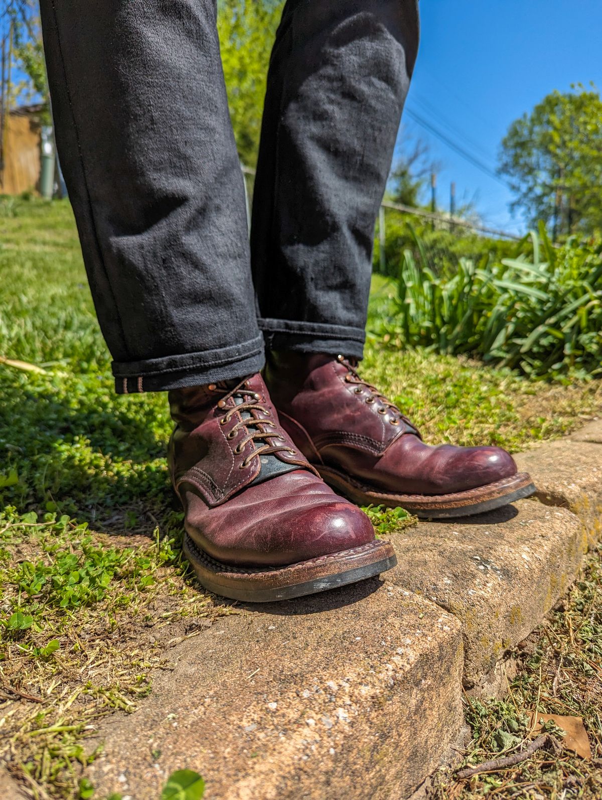 Photo by demo on April 15, 2024 of the White's 350 Cruiser in Horween Burgundy Chromexcel.