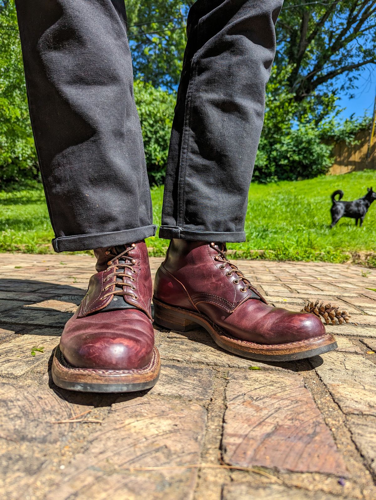 Photo by demo on May 28, 2024 of the White's 350 Cruiser in Horween Burgundy Chromexcel.