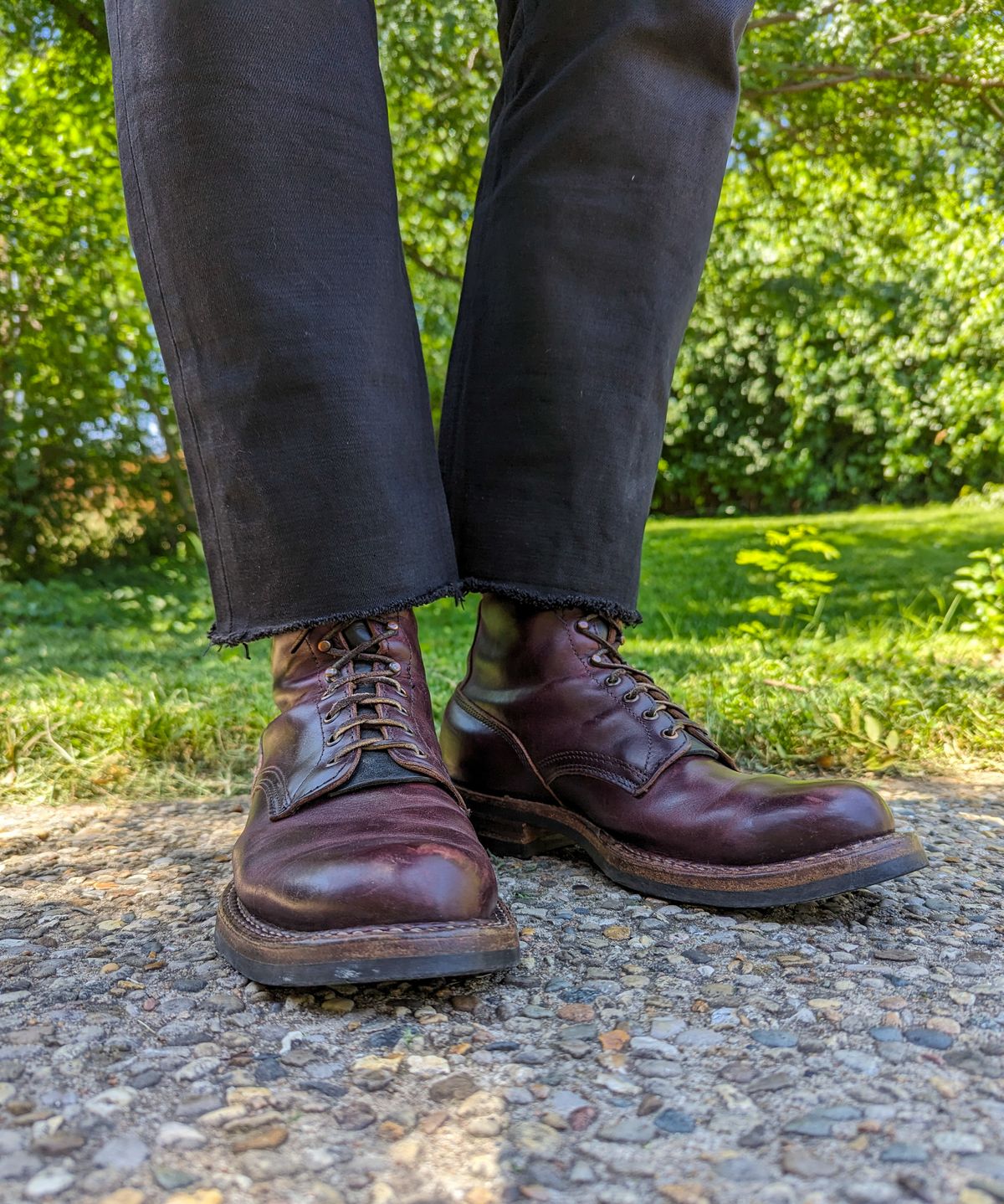 Photo by demo on June 15, 2024 of the White's 350 Cruiser in Horween Burgundy Chromexcel.