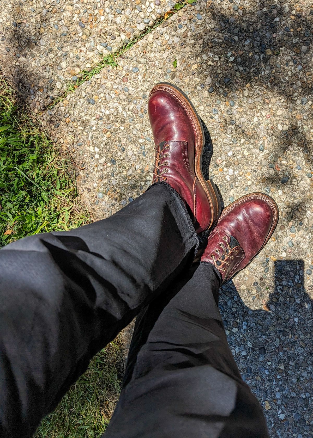 Photo by demo on June 15, 2024 of the White's 350 Cruiser in Horween Burgundy Chromexcel.