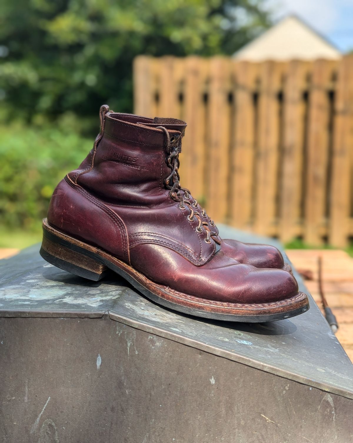 Photo by demo on August 13, 2024 of the White's 350 Cruiser in Horween Burgundy Chromexcel.