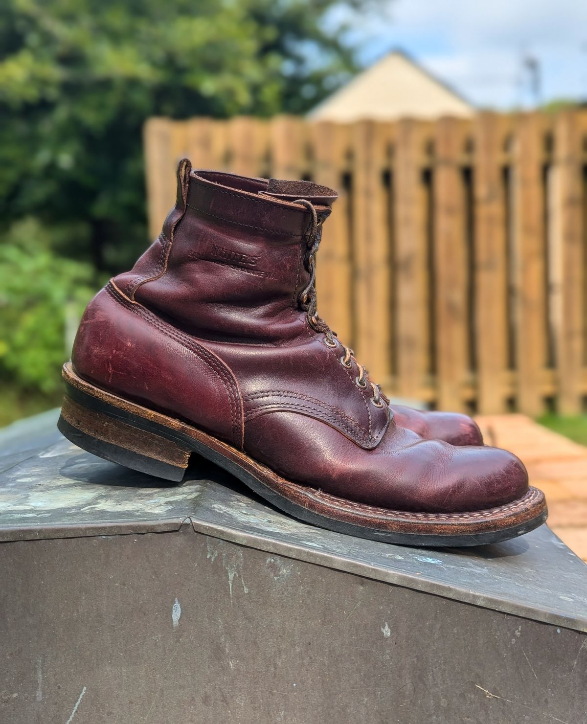 Photo by demo on August 13, 2024 of the White's 350 Cruiser in Horween Burgundy Chromexcel.