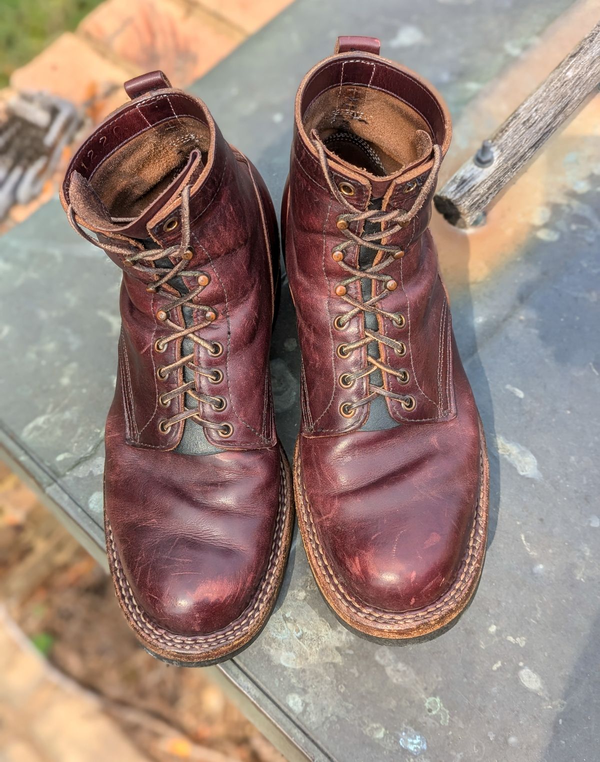 Photo by demo on August 13, 2024 of the White's 350 Cruiser in Horween Burgundy Chromexcel.