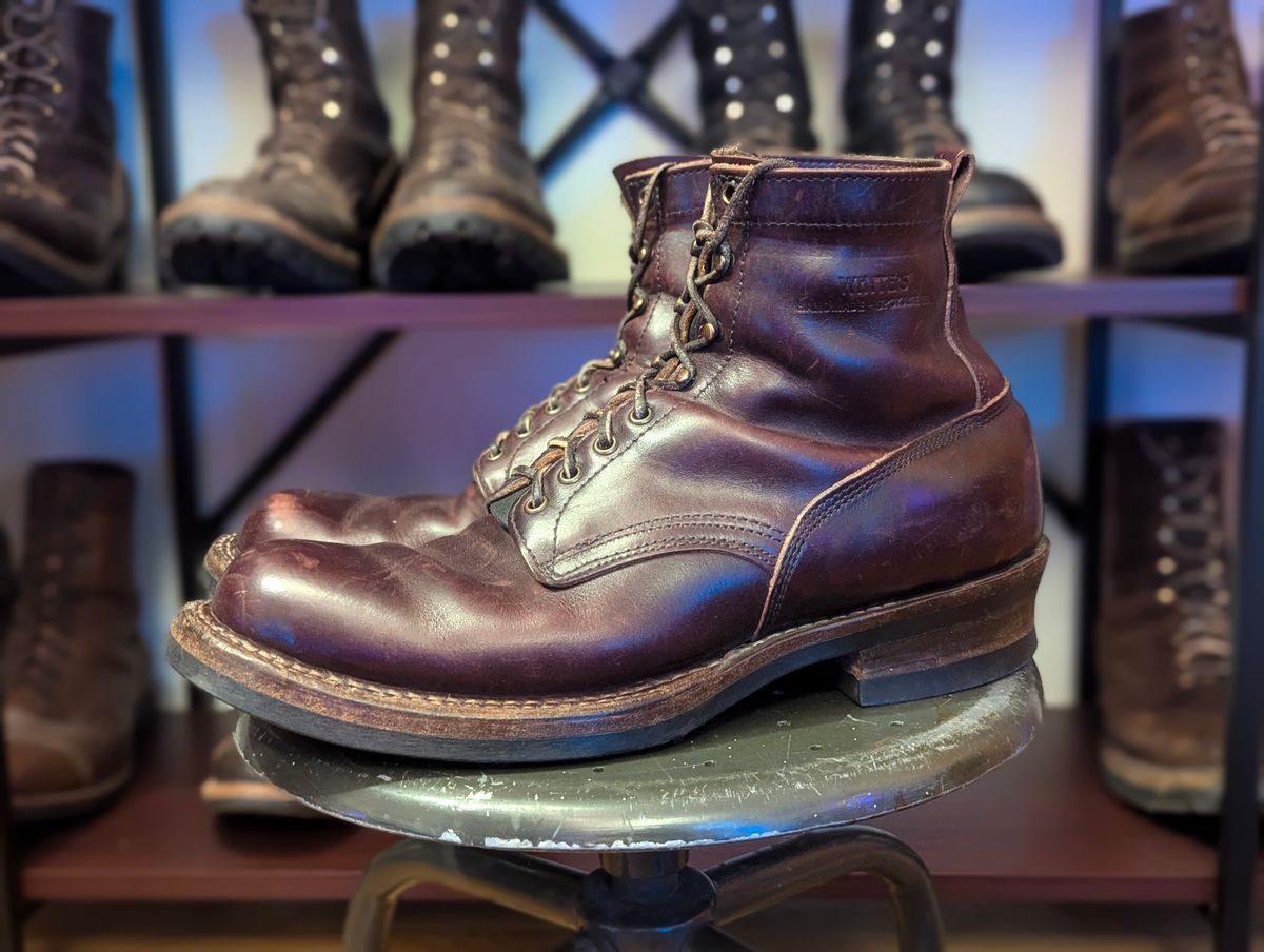 Photo by demo on August 24, 2024 of the White's 350 Cruiser in Horween Burgundy Chromexcel.