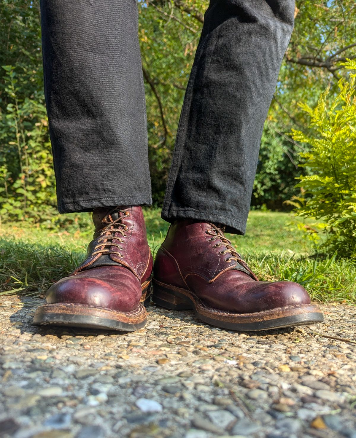 Photo by demo on September 9, 2024 of the White's 350 Cruiser in Horween Burgundy Chromexcel.