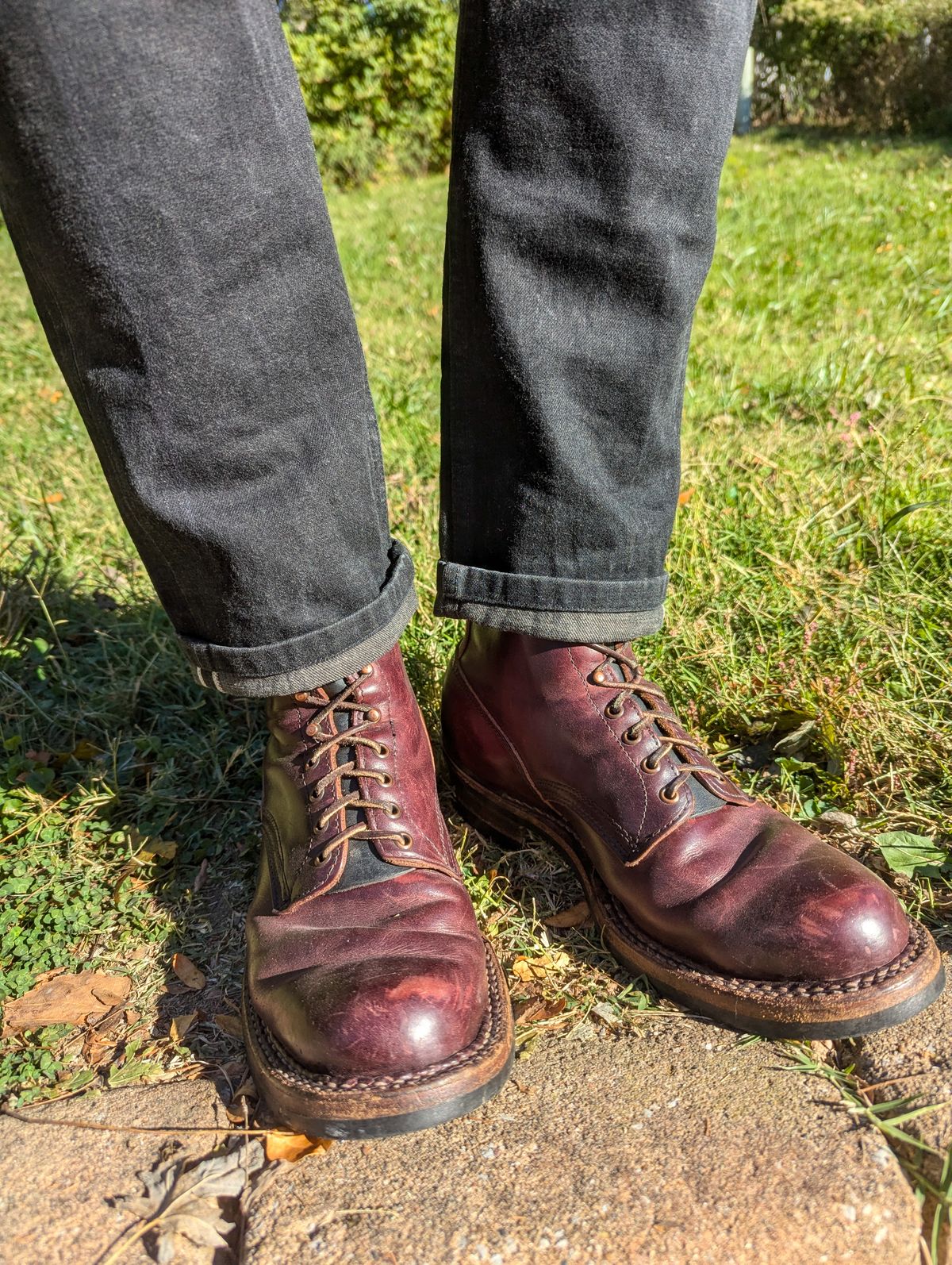 Photo by demo on October 17, 2024 of the White's 350 Cruiser in Horween Burgundy Chromexcel.
