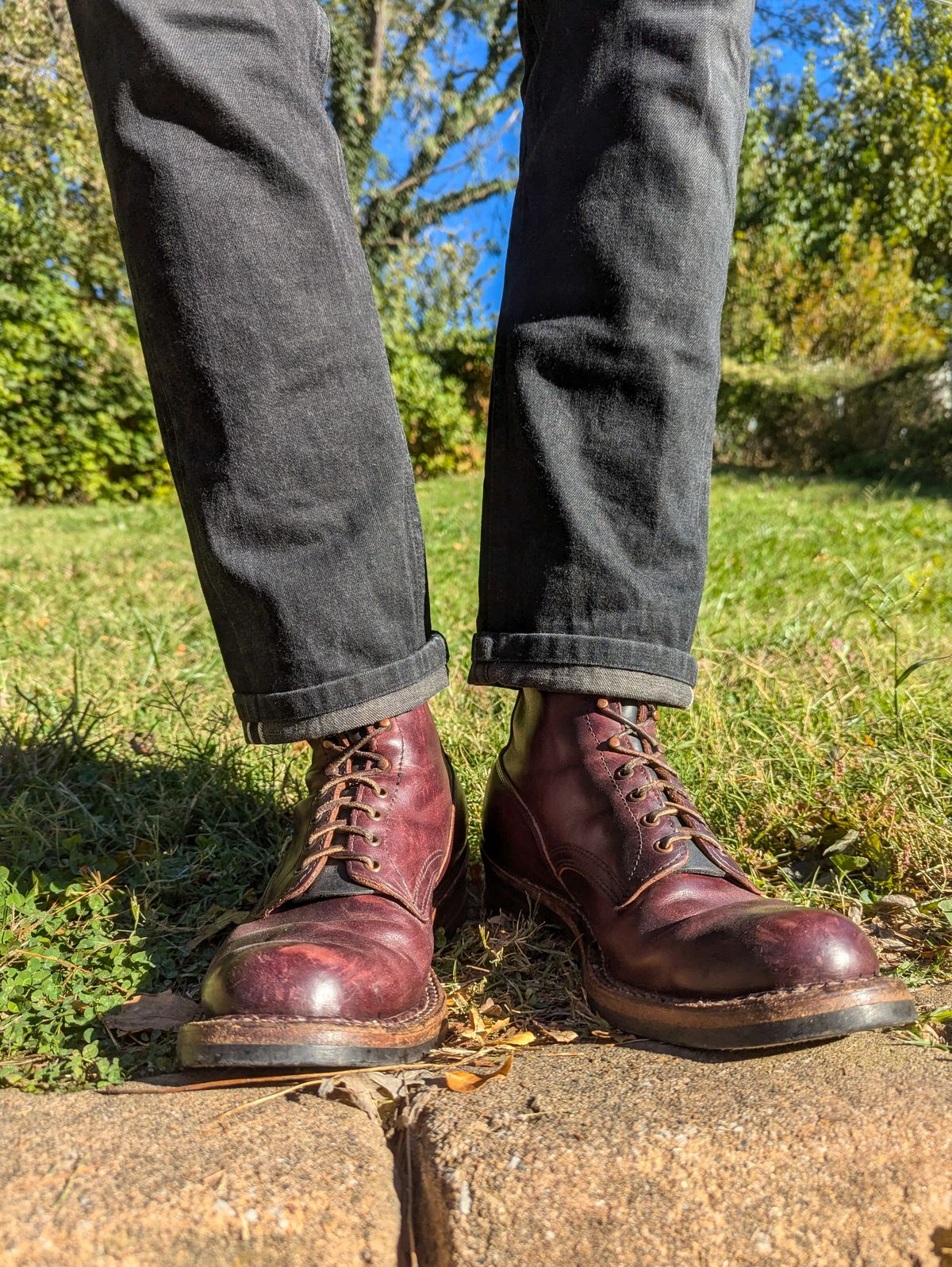 Photo by demo on October 17, 2024 of the White's 350 Cruiser in Horween Burgundy Chromexcel.