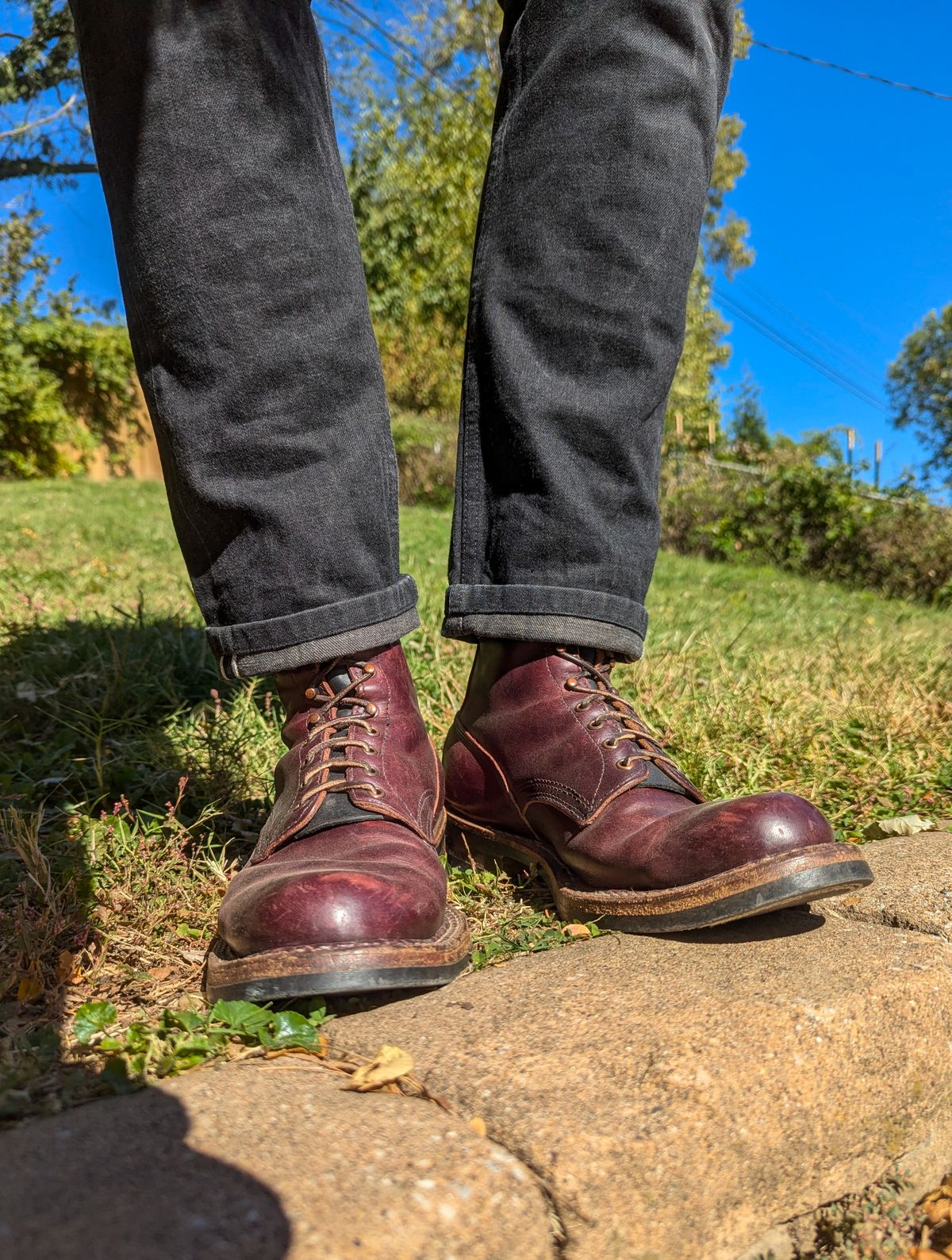 Photo by demo on October 17, 2024 of the White's 350 Cruiser in Horween Burgundy Chromexcel.