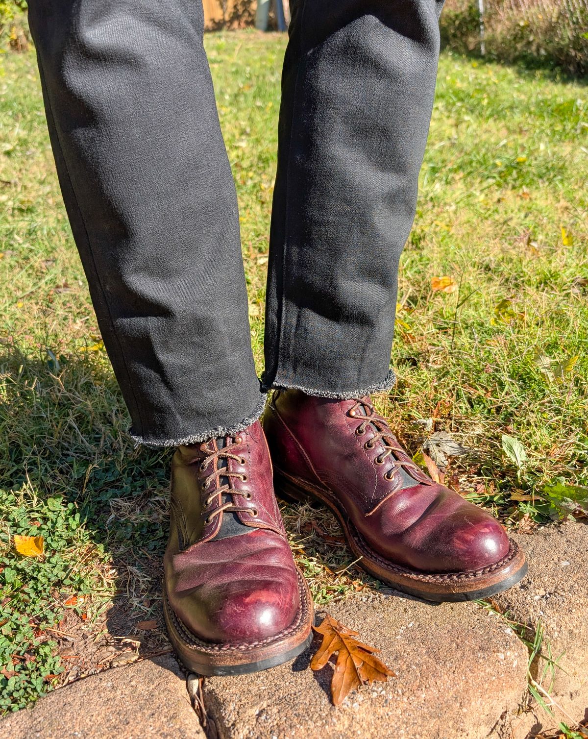 Photo by demo on October 26, 2024 of the White's 350 Cruiser in Horween Burgundy Chromexcel.