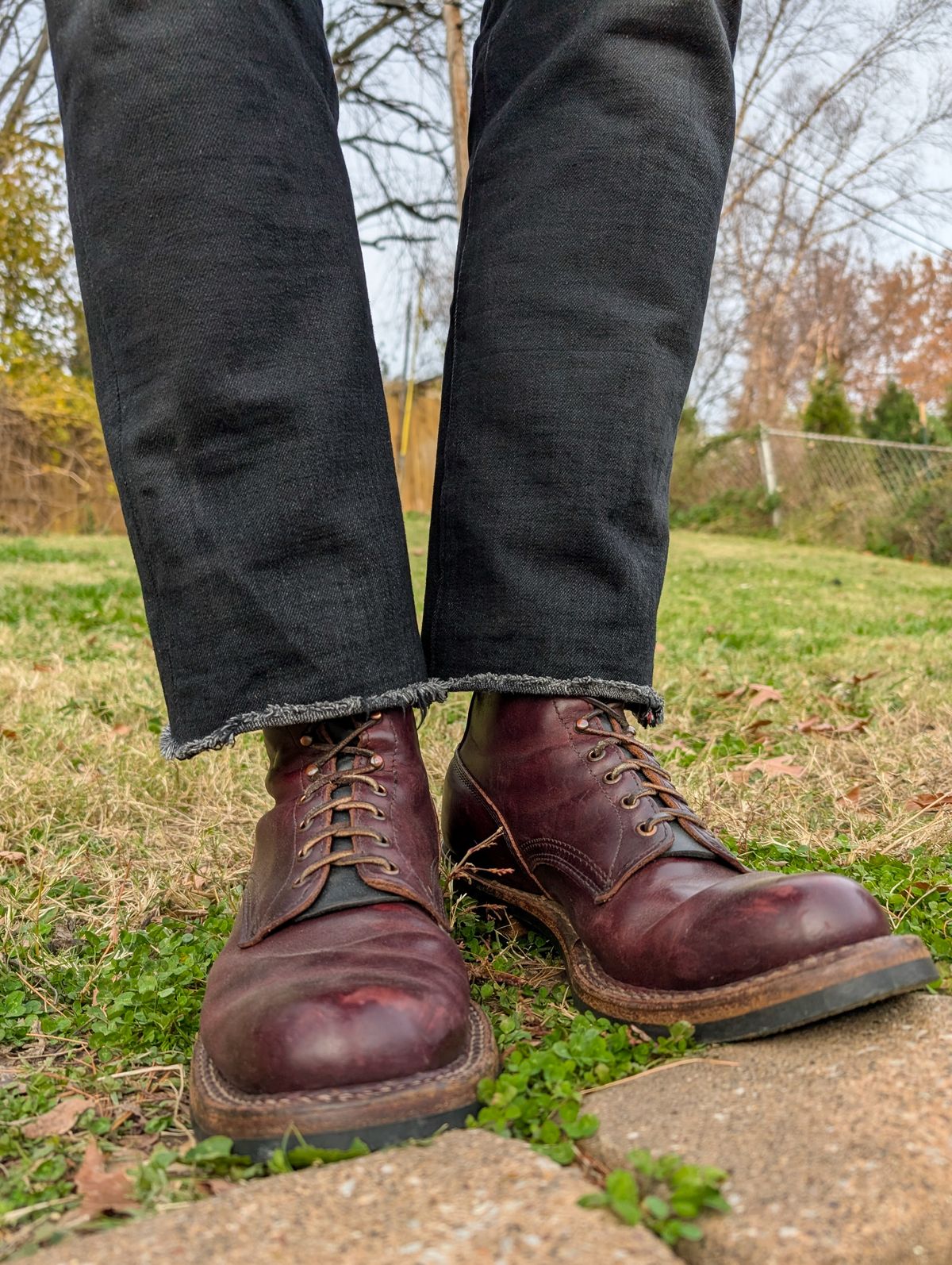 Photo by demo on November 26, 2024 of the White's 350 Cruiser in Horween Burgundy Chromexcel.